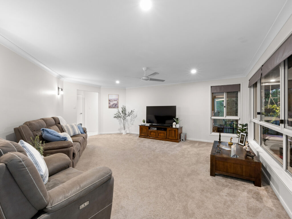 26 Tristania Way, Highland Park, QLD 4211