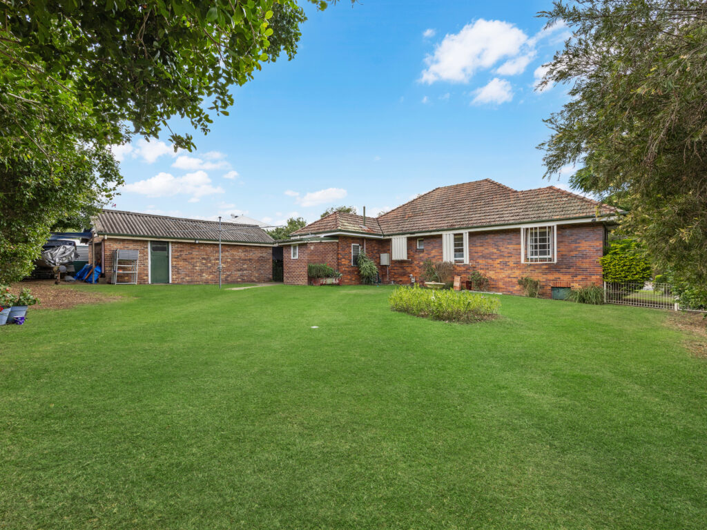 29 Easton Street, Silkstone, QLD 4304