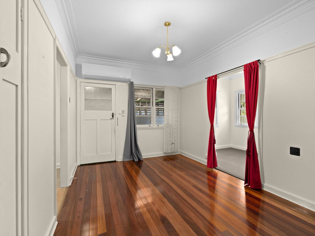 29 Easton Street, Silkstone, QLD 4304