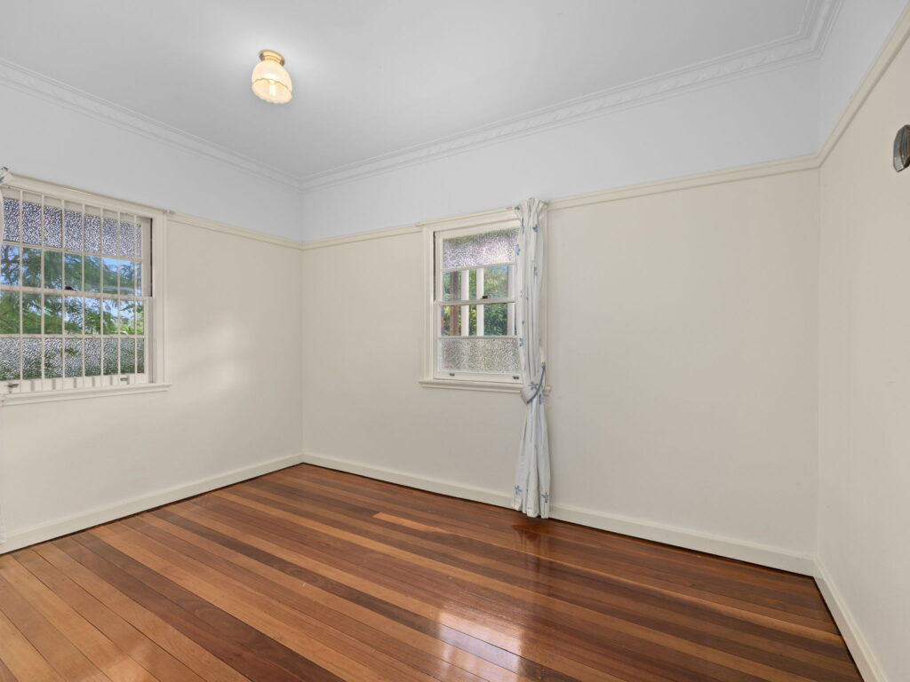 29 Easton Street, Silkstone, QLD 4304
