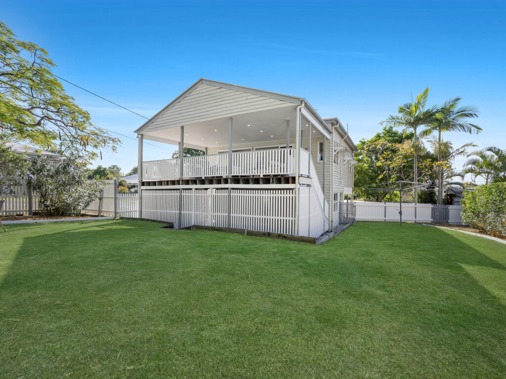 1 Stuart Street, Eastern Heights, QLD 4305