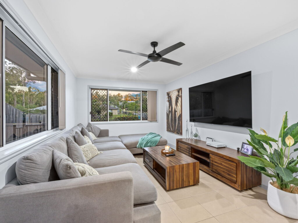 38 Brodzig Road, Chuwar, QLD 4306