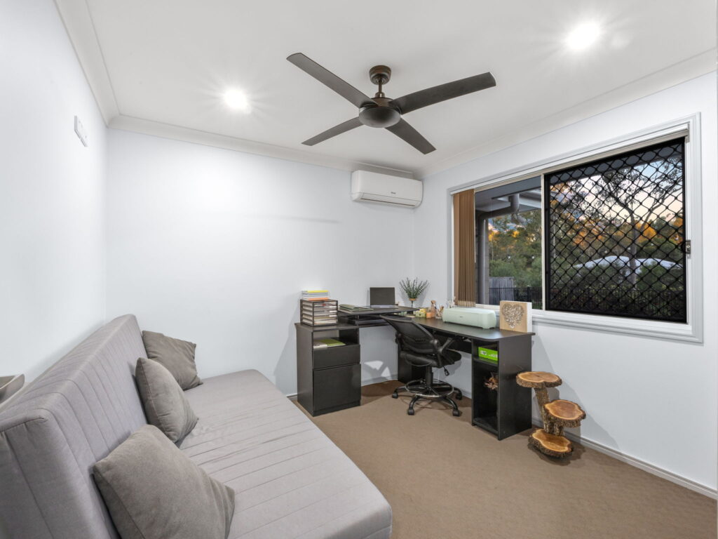 38 Brodzig Road, Chuwar, QLD 4306