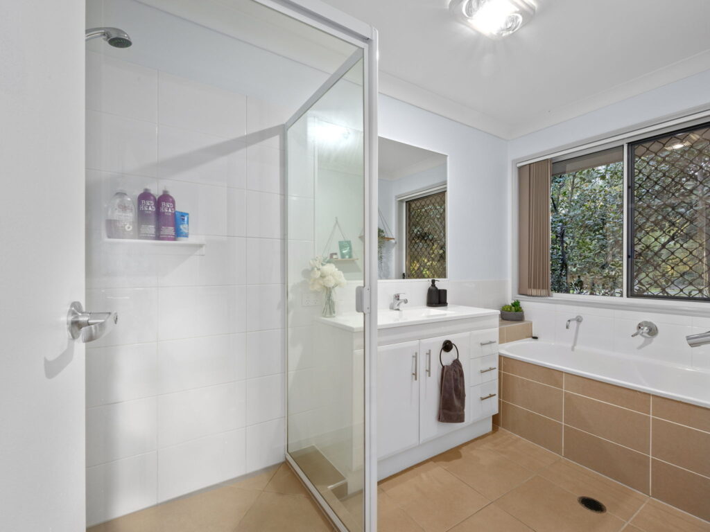 38 Brodzig Road, Chuwar, QLD 4306