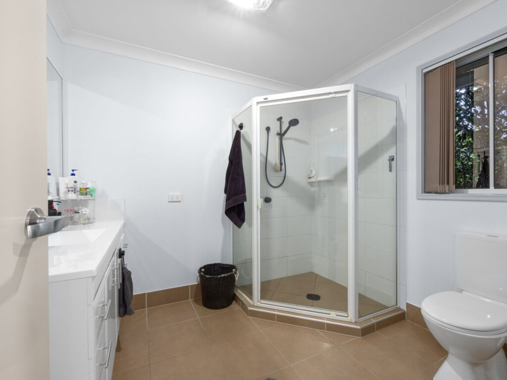 38 Brodzig Road, Chuwar, QLD 4306