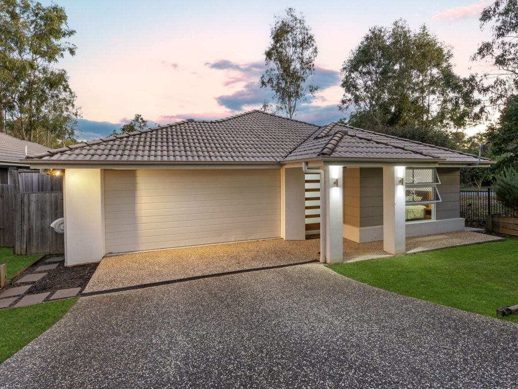 38 Brodzig Road, Chuwar, QLD 4306