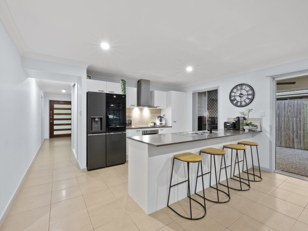 38 Brodzig Road, Chuwar, QLD 4306