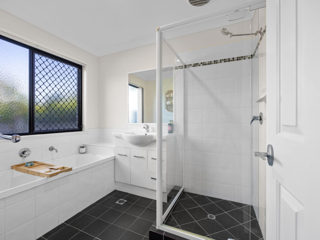 5 Hibiscus Way, Springfield Lakes, QLD 4300