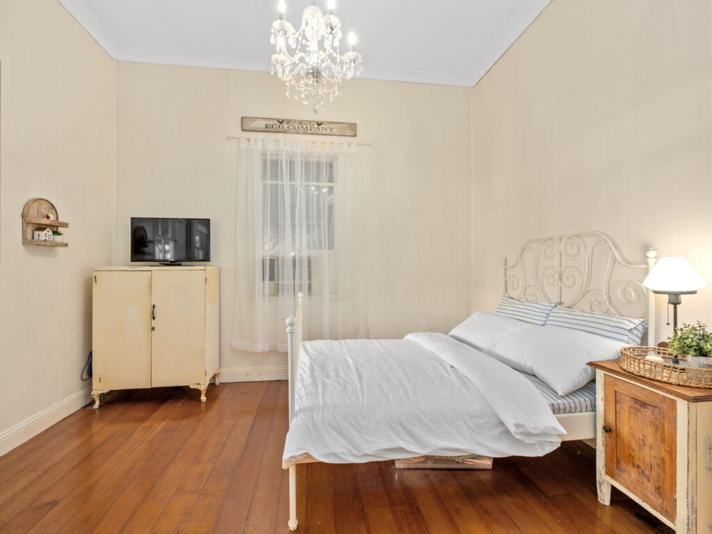 64 Queen Street, Blackstone, QLD 4304