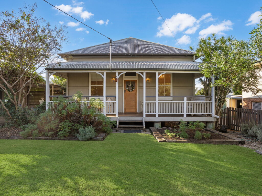 64 Queen Street, Blackstone, QLD 4304