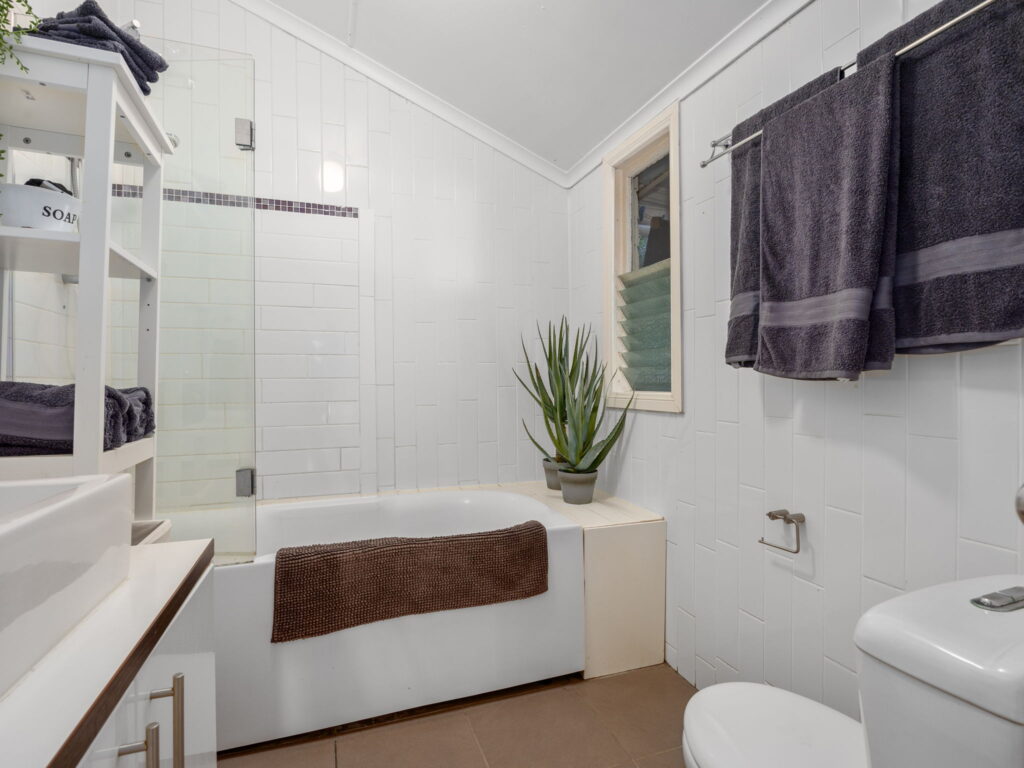 64 Queen Street, Blackstone, QLD 4304