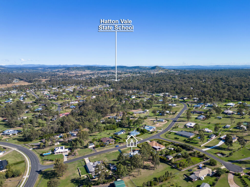 55 Stephenson Crescent, Kensington Grove, QLD 4341