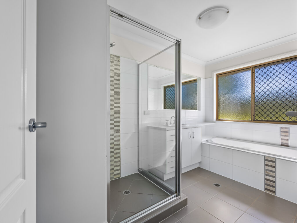 55 Stephenson Crescent, Kensington Grove, QLD 4341