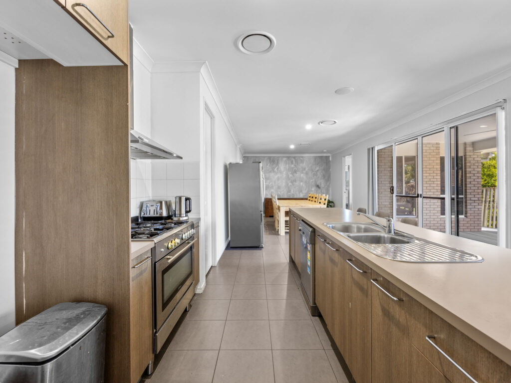 168 Alawoona Street, Redbank Plains, QLD 4301