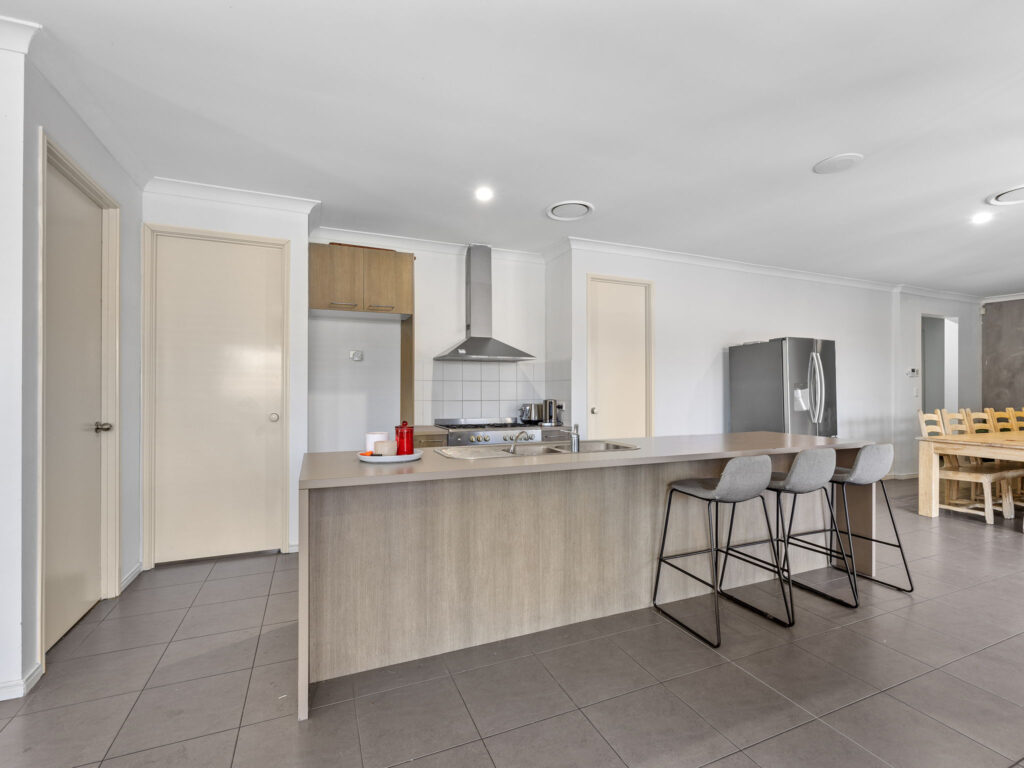 168 Alawoona Street, Redbank Plains, QLD 4301