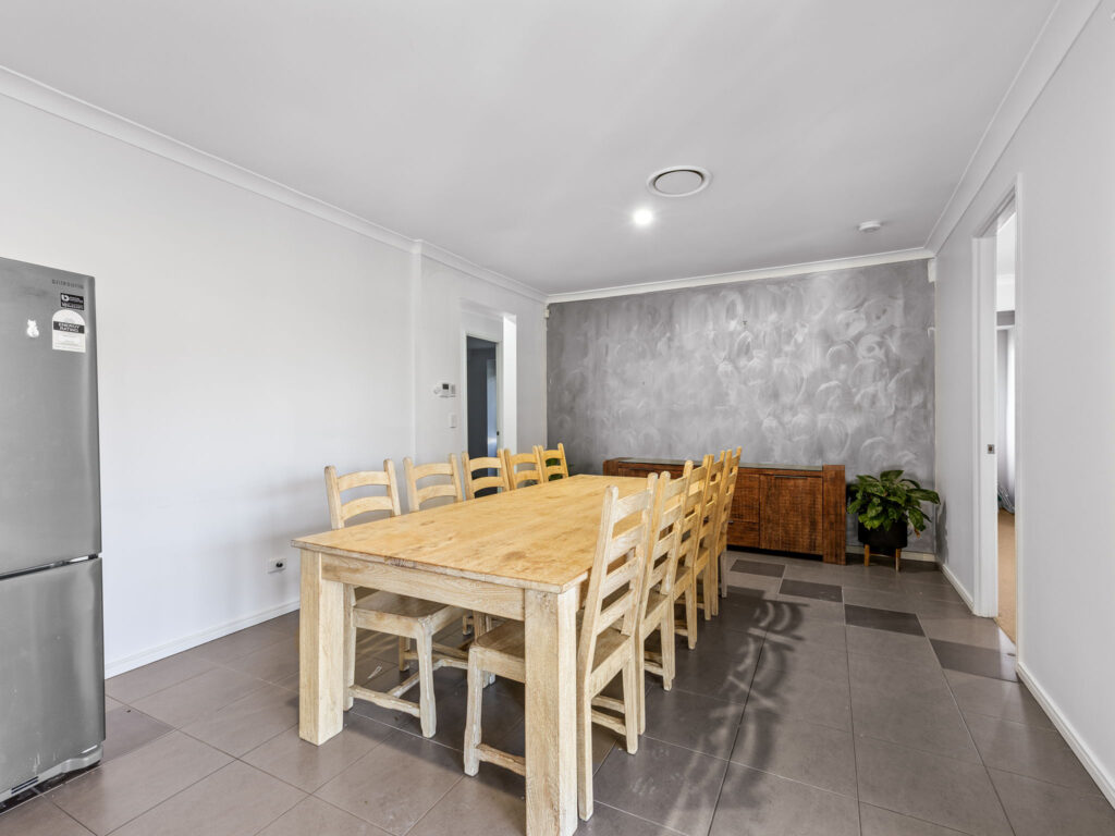 168 Alawoona Street, Redbank Plains, QLD 4301