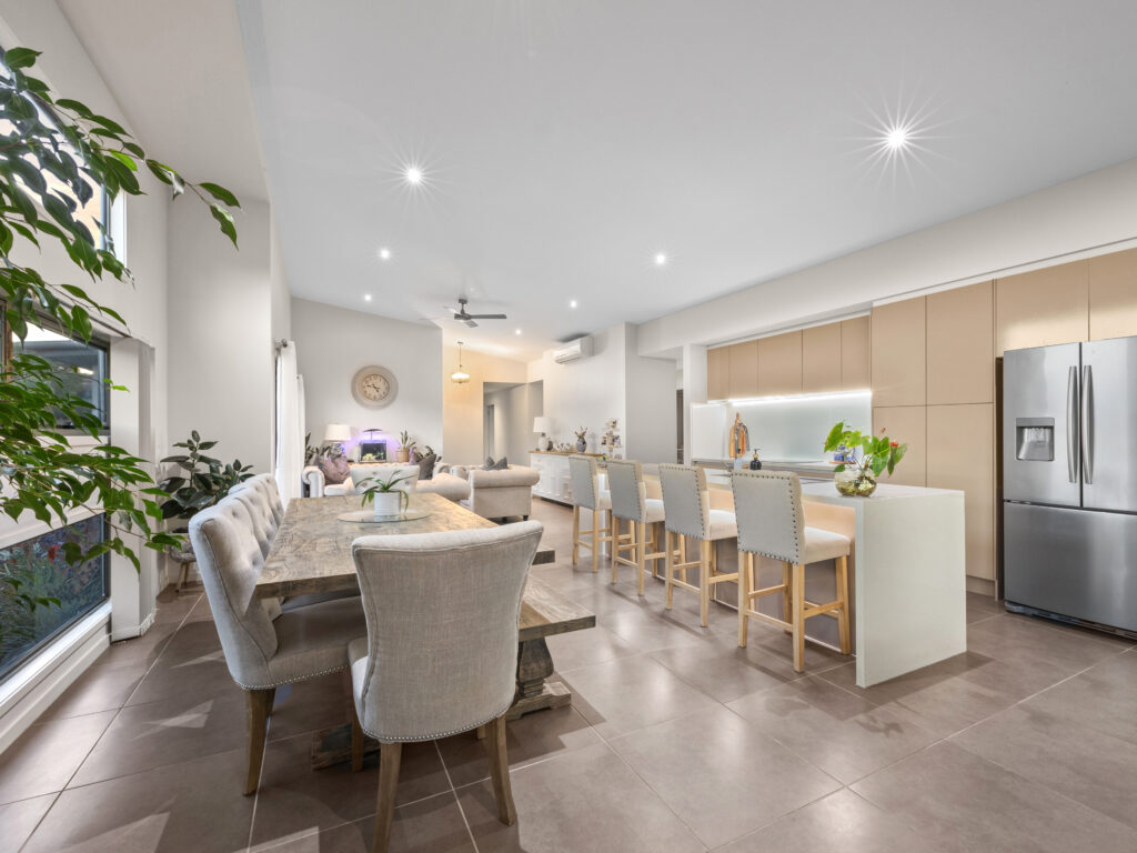 1 Sirmione Court, Raceview, QLD 4305