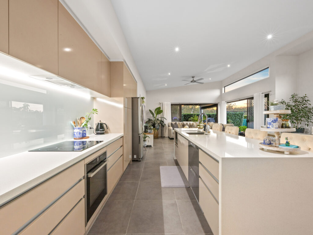 1 Sirmione Court, Raceview, QLD 4305