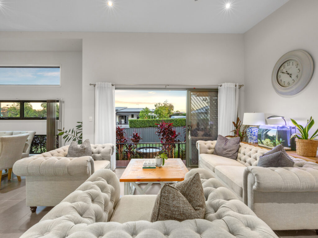 1 Sirmione Court, Raceview, QLD 4305