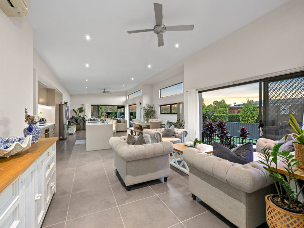1 Sirmione Court, Raceview, QLD 4305