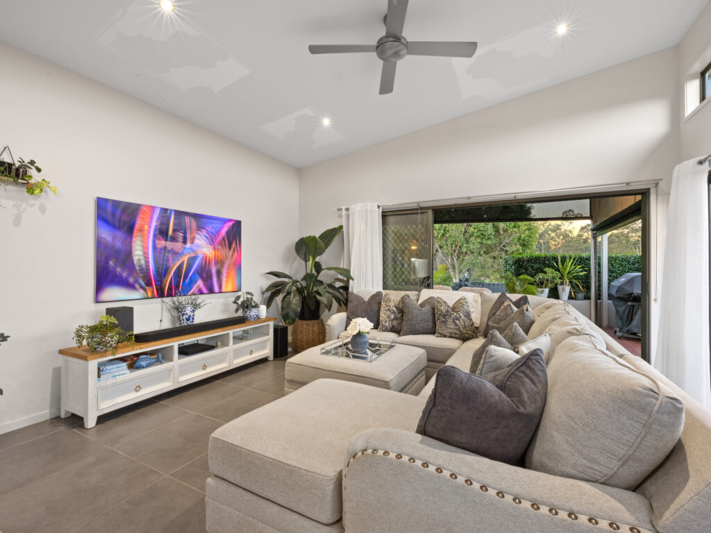 1 Sirmione Court, Raceview, QLD 4305