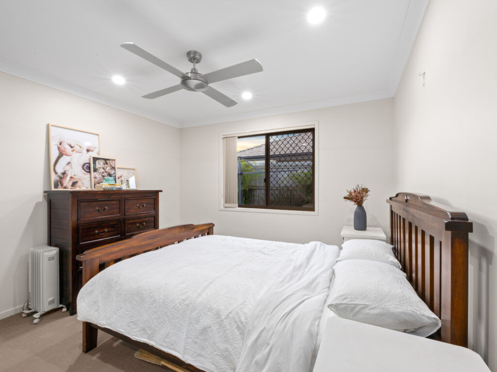 1 Sirmione Court, Raceview, QLD 4305