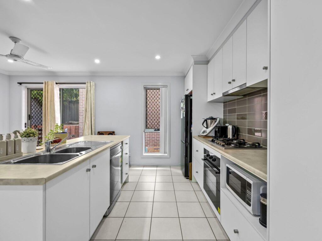 1/59 Ballow Crescent, Redbank Plains, QLD 4301