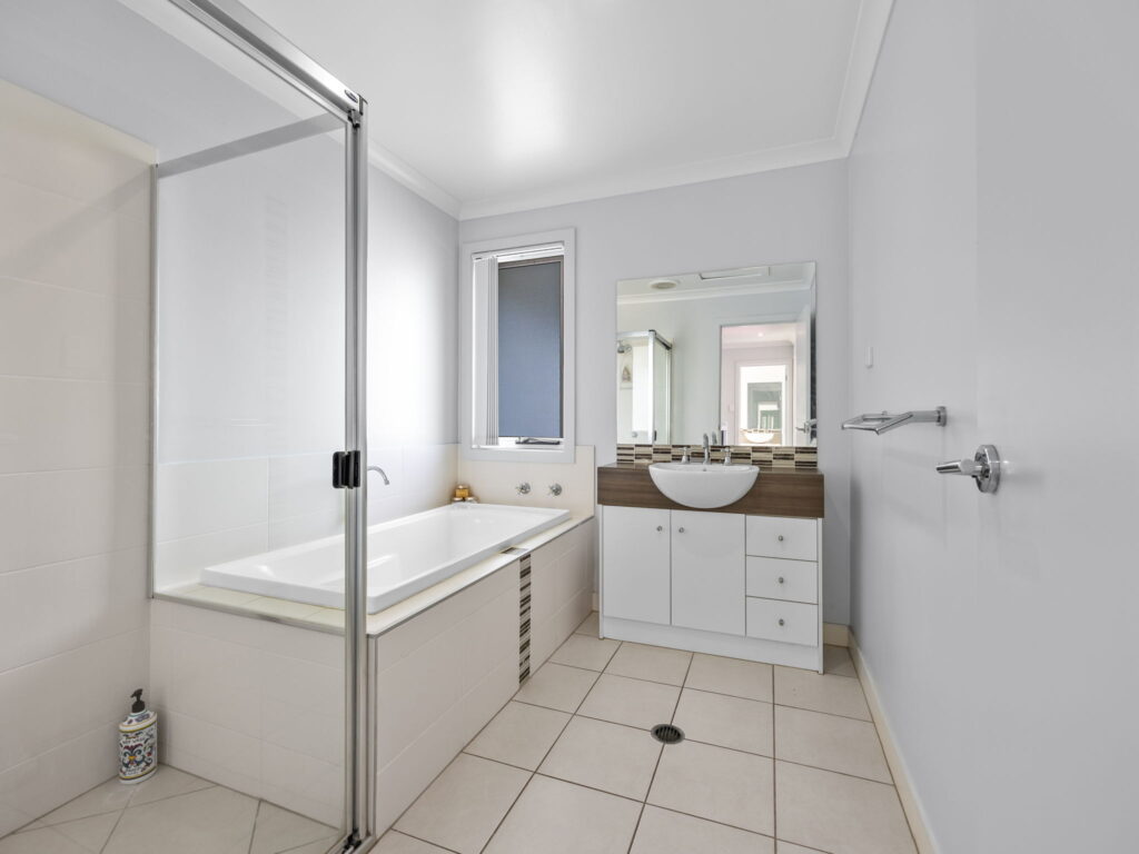 1/59 Ballow Crescent, Redbank Plains, QLD 4301