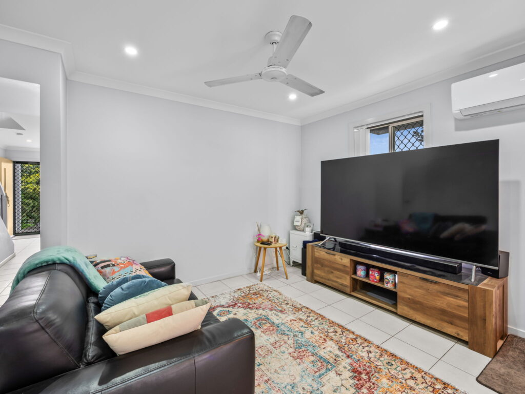 1/59 Ballow Crescent, Redbank Plains, QLD 4301