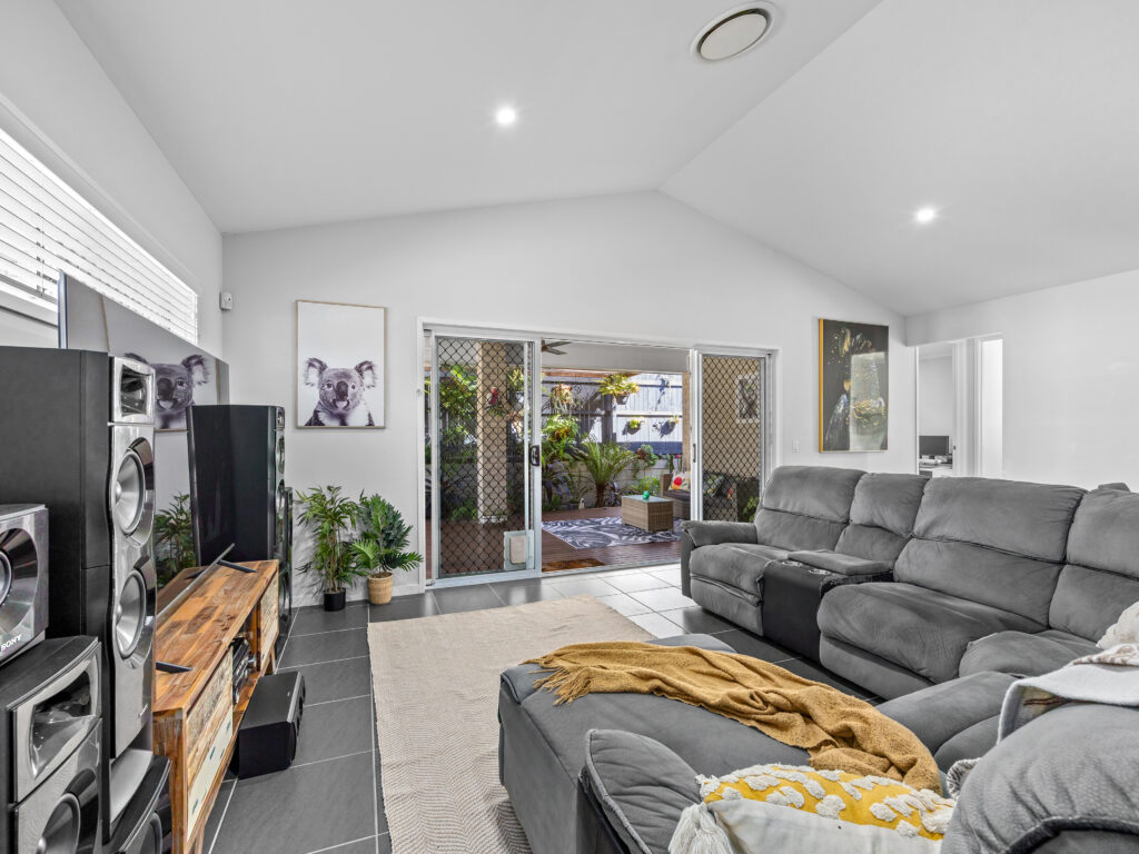 2 Creekstone Avenue, Redbank Plains, QLD 4301