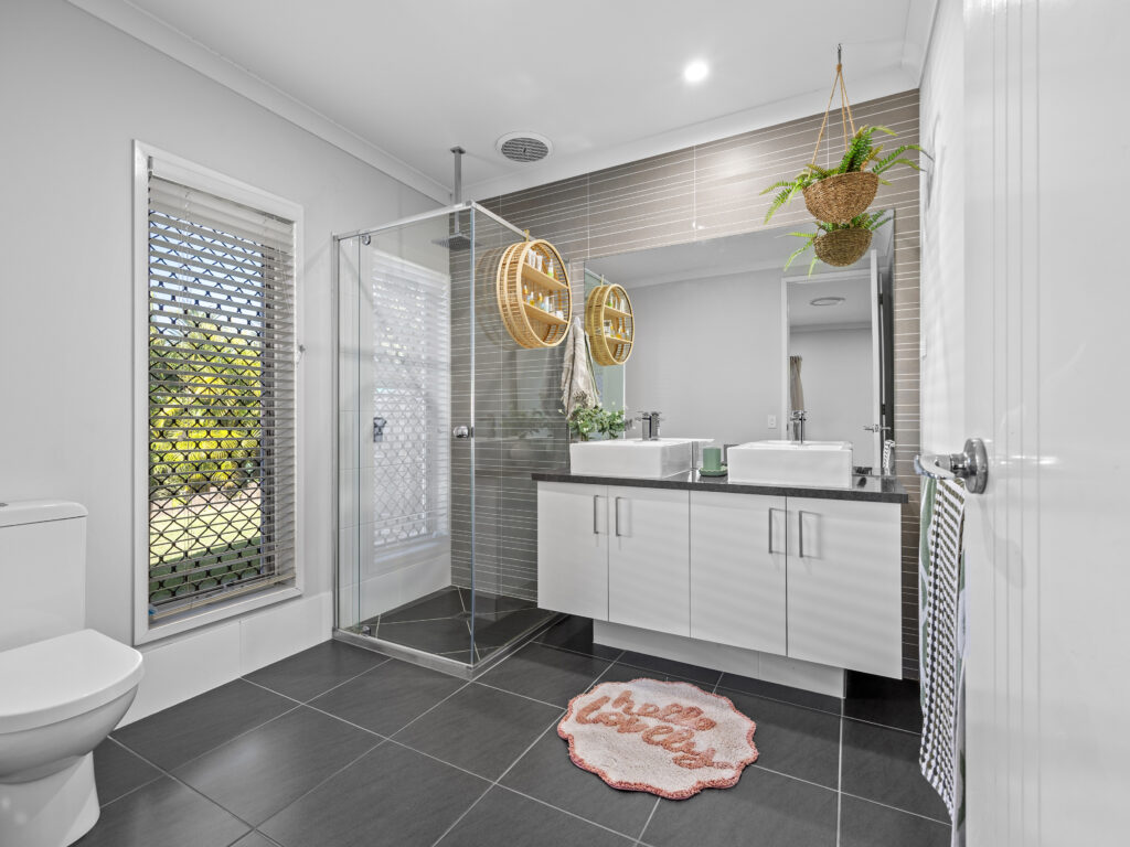 2 Creekstone Avenue, Redbank Plains, QLD 4301