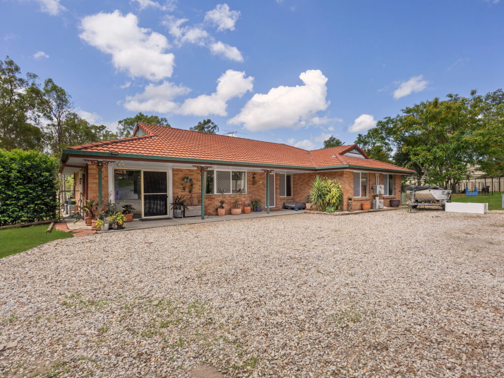 513 Middle Road, Greenbank, QLD 4124