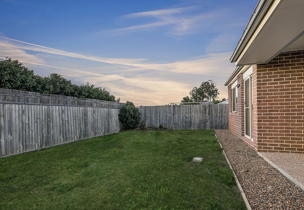6 Abrahams Road, South Ripley, QLD 4306