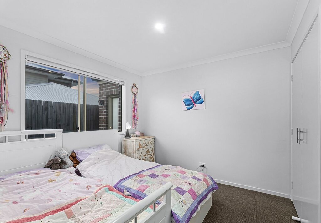 6 Abrahams Road, South Ripley, QLD 4306