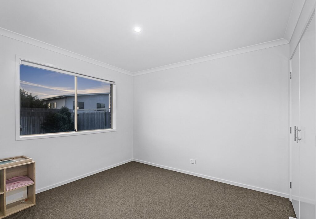 6 Abrahams Road, South Ripley, QLD 4306