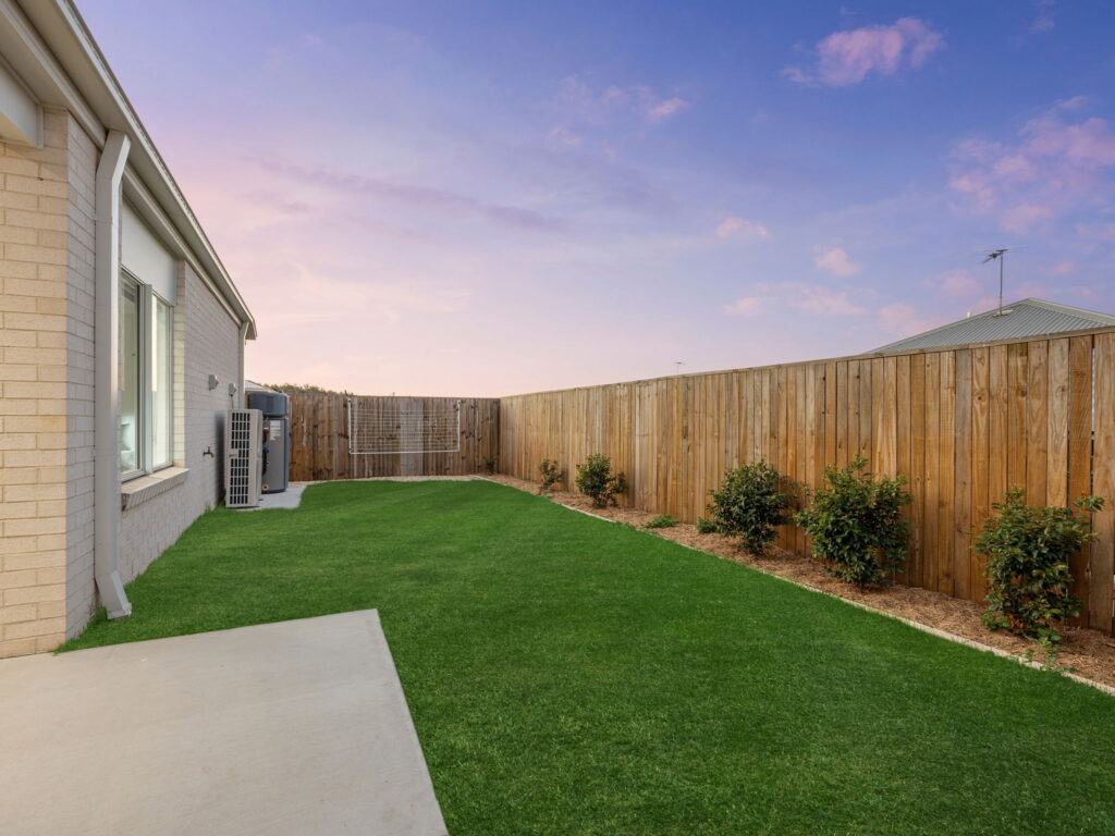 31 Lang Street, White Rock, QLD 4306