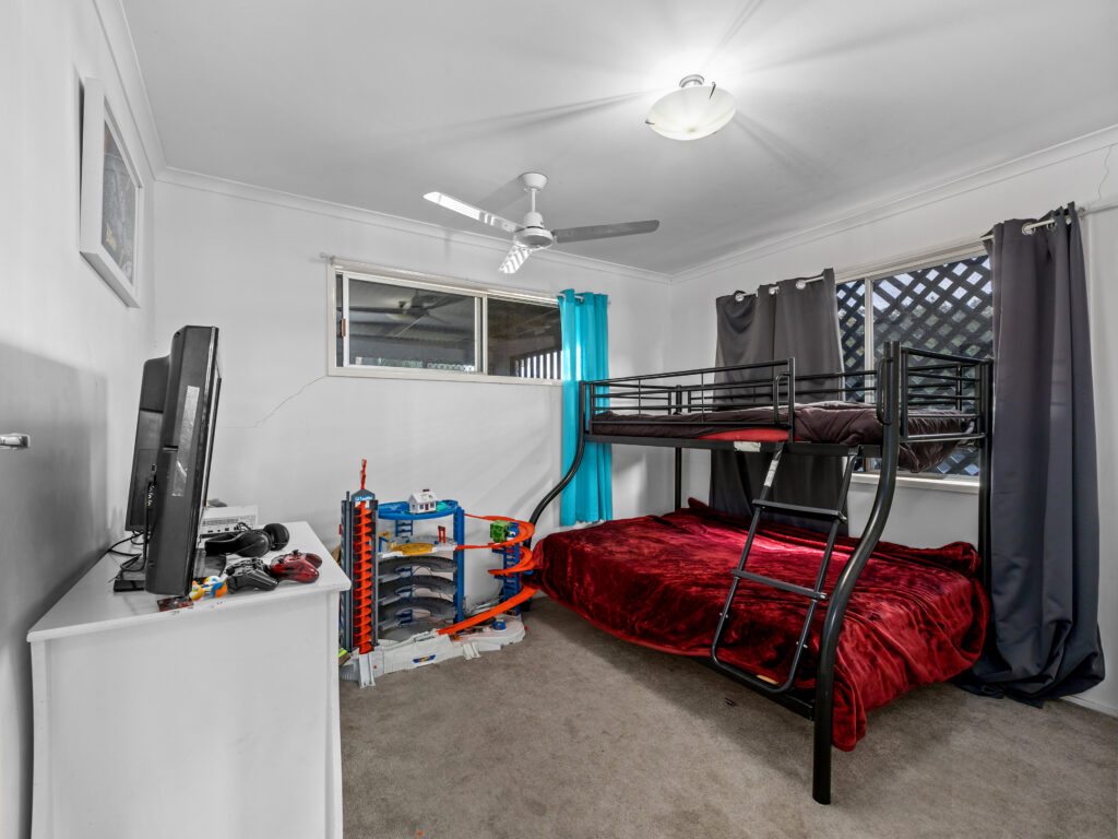 35 Petaine Street, Raceview, QLD 4305