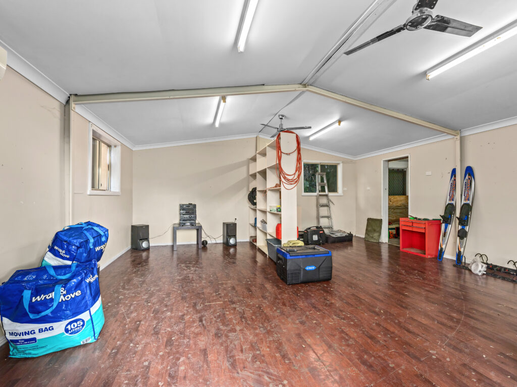 35 Petaine Street, Raceview, QLD 4305