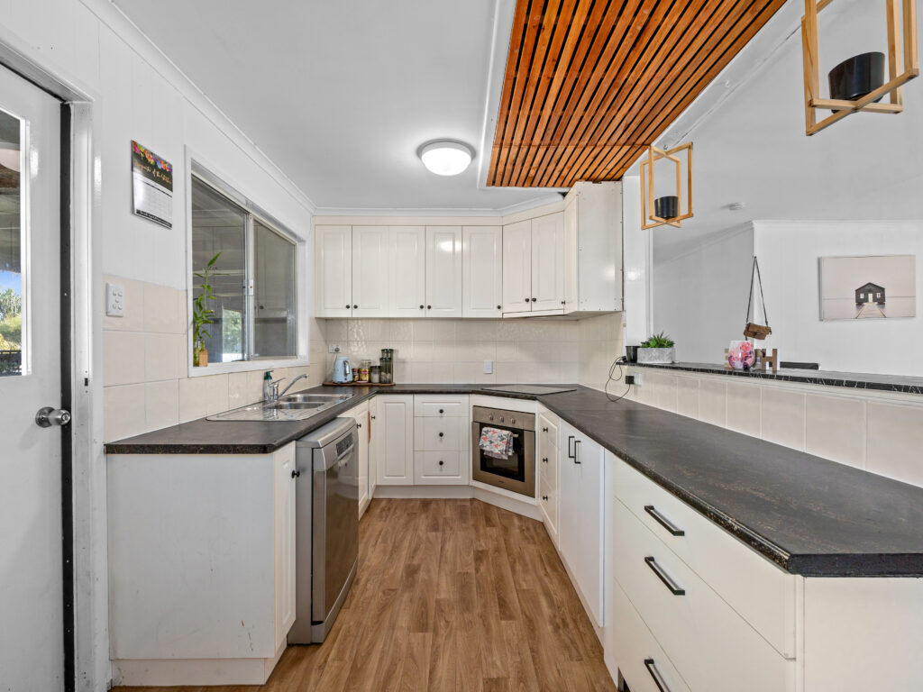 35 Petaine Street, Raceview, QLD 4305