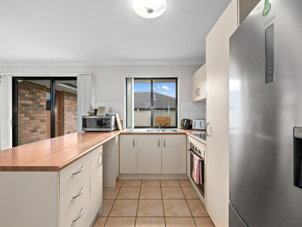 12 Sarah Place, Raceview, QLD 4305