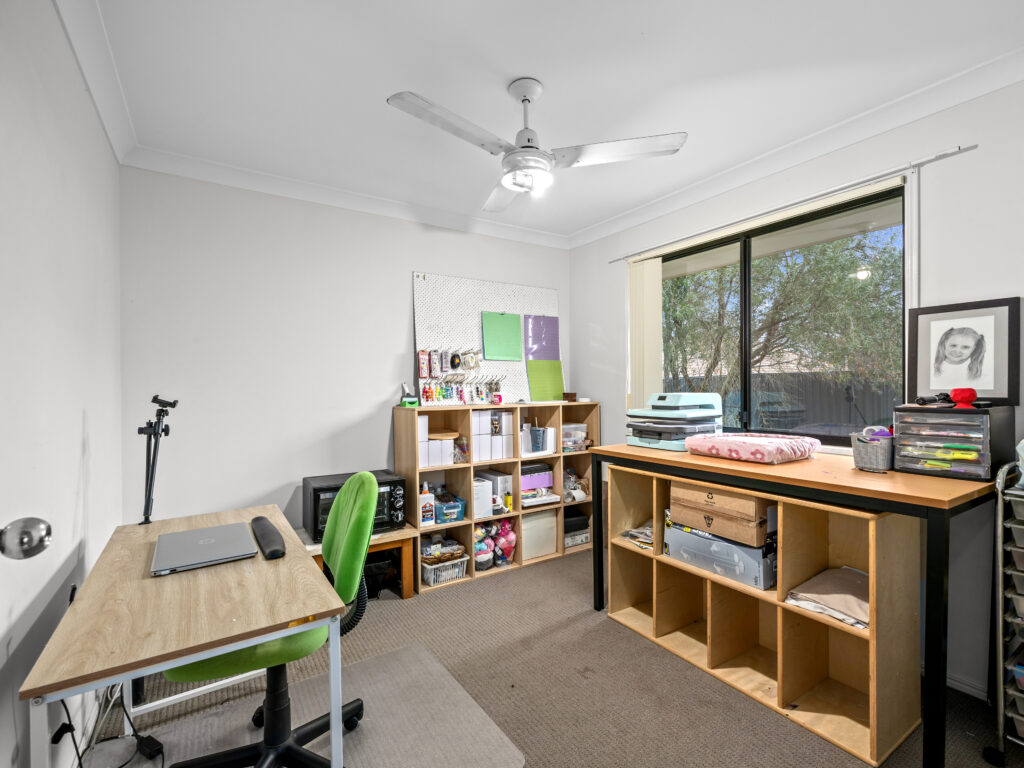 12 Sarah Place, Raceview, QLD 4305