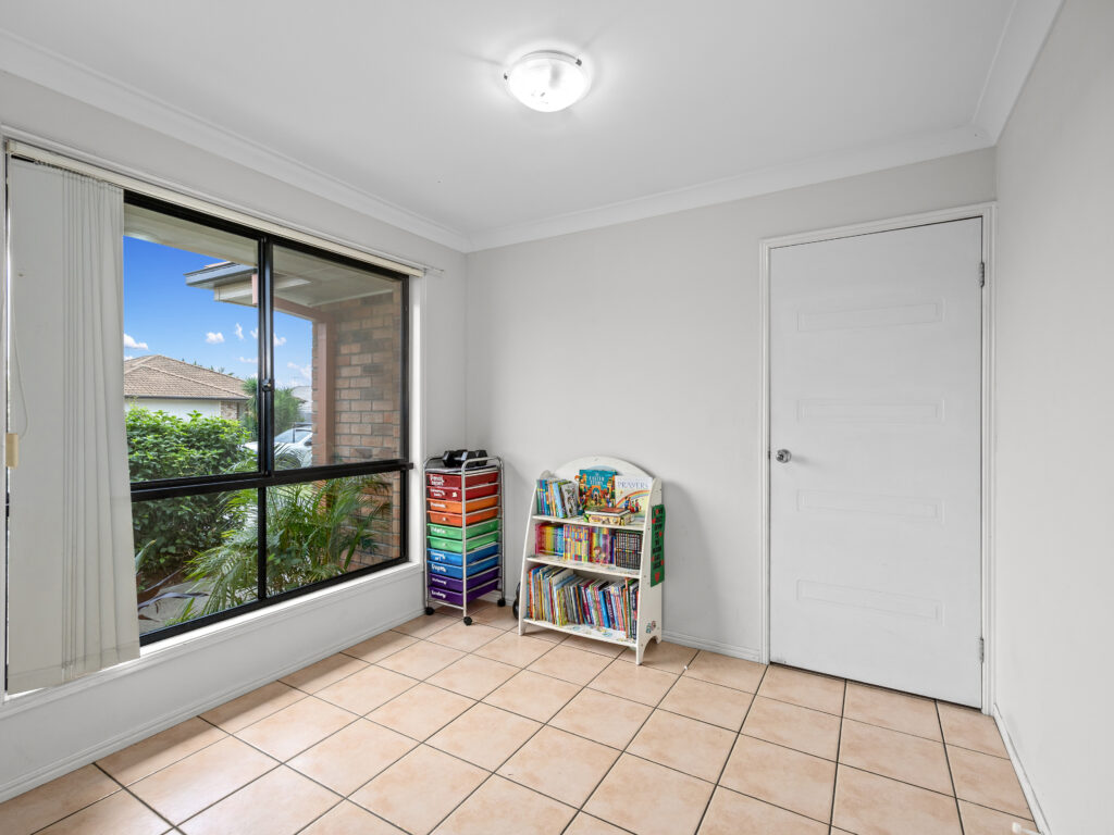12 Sarah Place, Raceview, QLD 4305