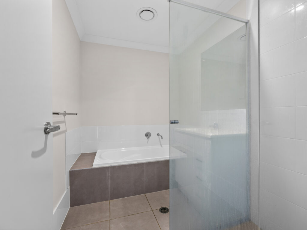 5 Trevorrow Way, Ripley, QLD 4306
