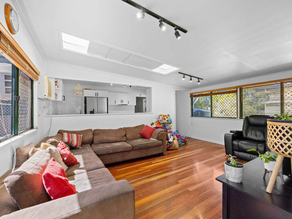 61 Siemons Street, One Mile, QLD 4305