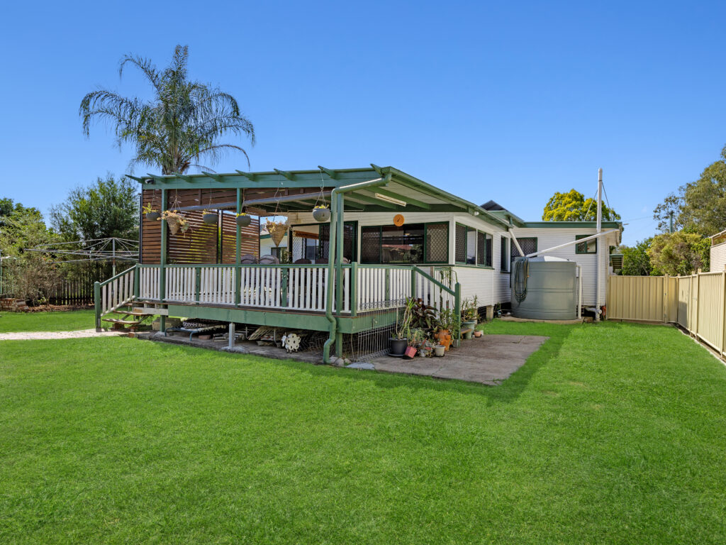 61 Siemons Street, One Mile, QLD 4305