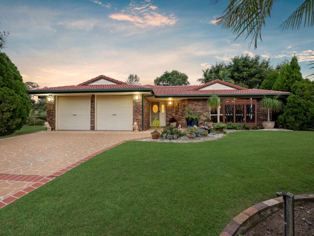 1 Carlock Promenade, Karalee, QLD 4306
