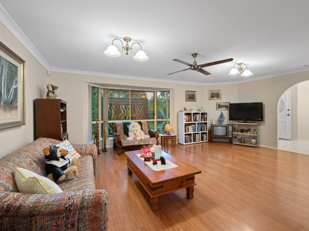 1 Carlock Promenade, Karalee, QLD 4306