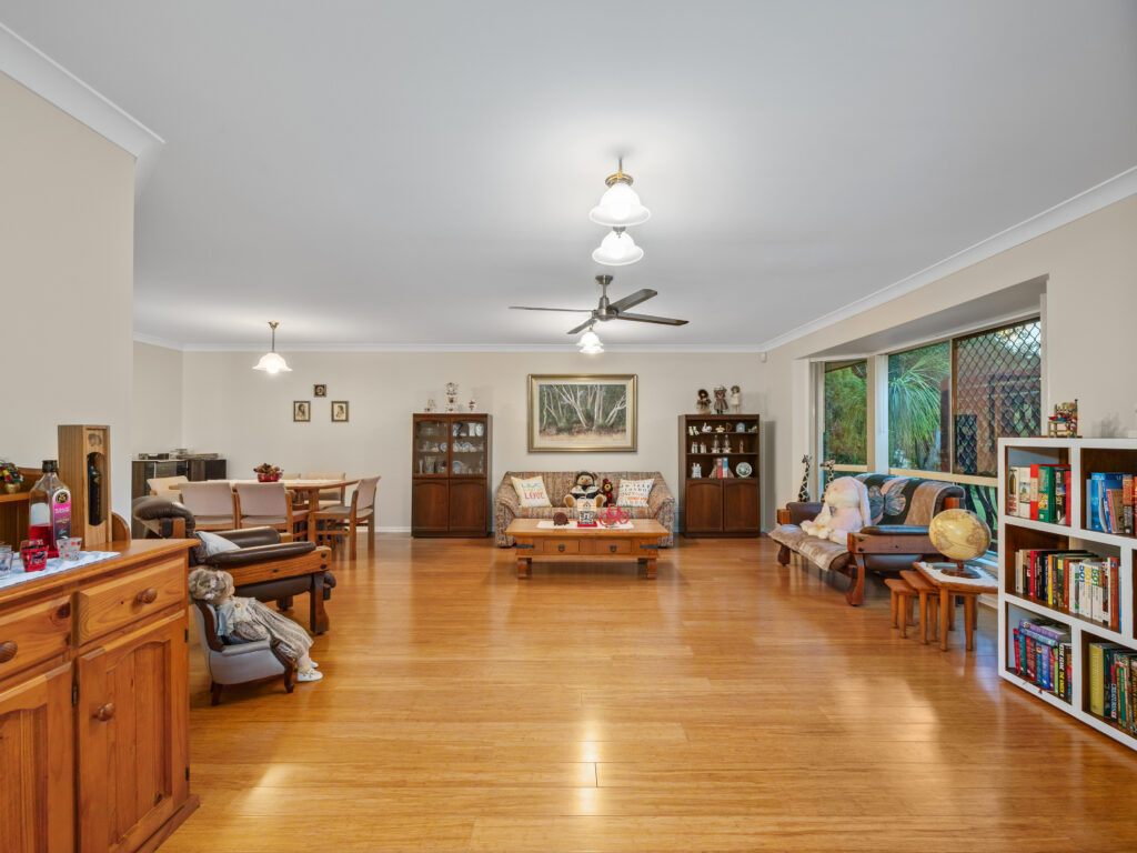 1 Carlock Promenade, Karalee, QLD 4306