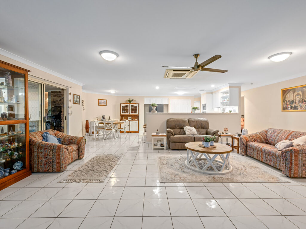 1 Carlock Promenade, Karalee, QLD 4306