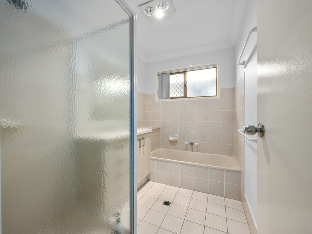 11 Scotts Road, Ripley, QLD 4306